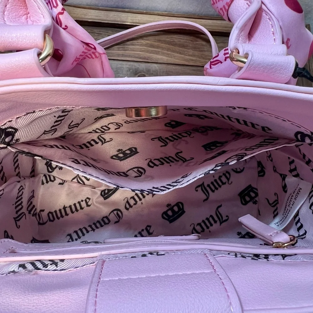 Juicy Couture Mini Tote. - Picture 5 of 9